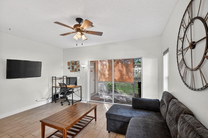 Building Photo - 5015 Palmbrooke Cir