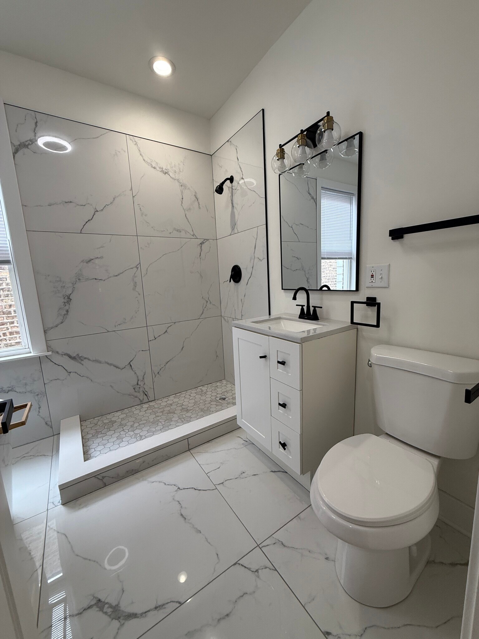 Building Photo - 5232 W Montana St