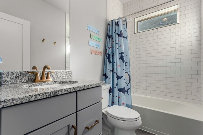 Building Photo - 4BD, 3.5BA Northfield Home with Finished Basement and 2-Car Garage