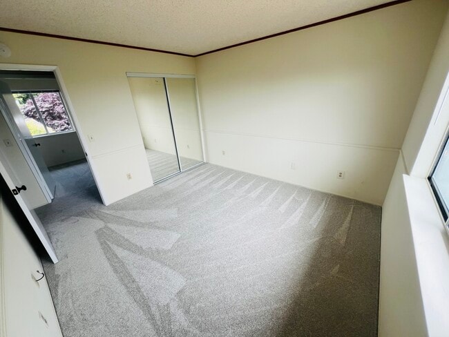 Building Photo - 405 Sailfish Dr