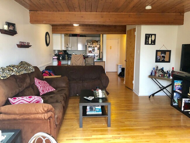 Building Photo - 450 7th St