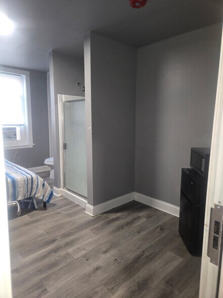 Building Photo - 313 Old Reading Pike