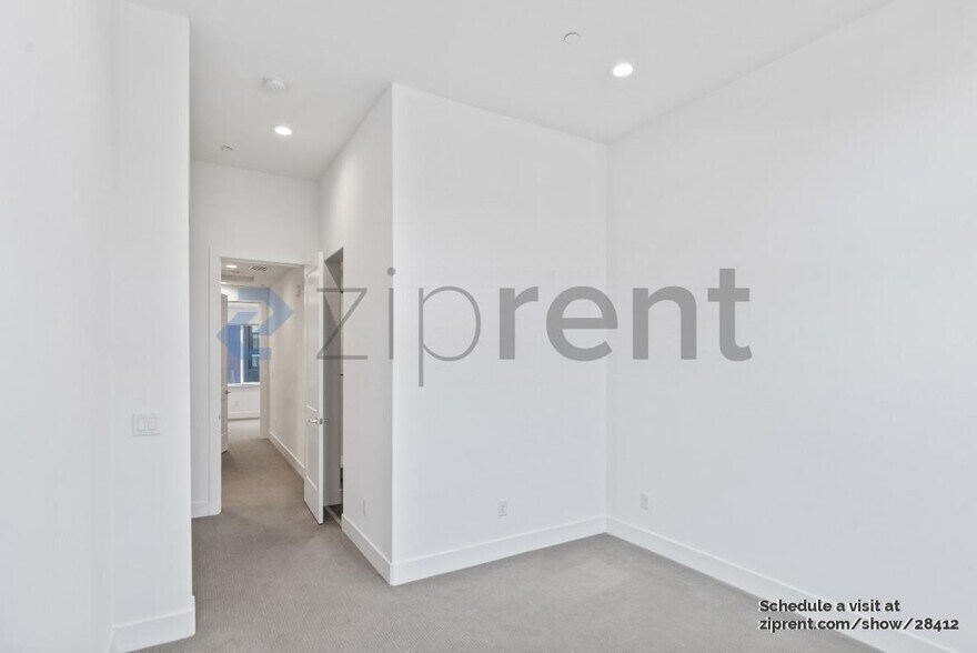 Building Photo - Unit