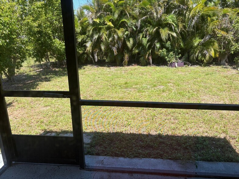 Building Photo - 919 Cape Coral Pkwy W