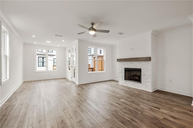 Building Photo - 532 Healy Dr