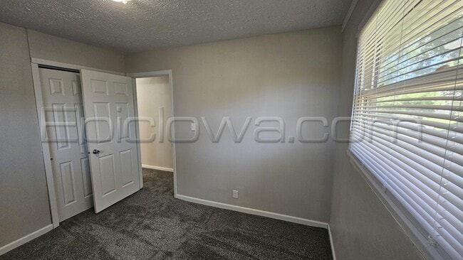 Building Photo - 1510 14th Ave SW