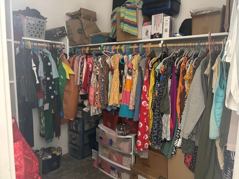 Master closet - 1964 N Hubbard Ln