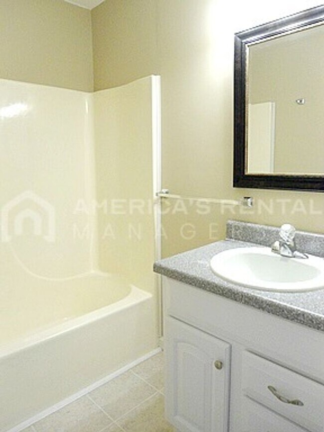 Building Photo - 378 Jamestown Manor Dr