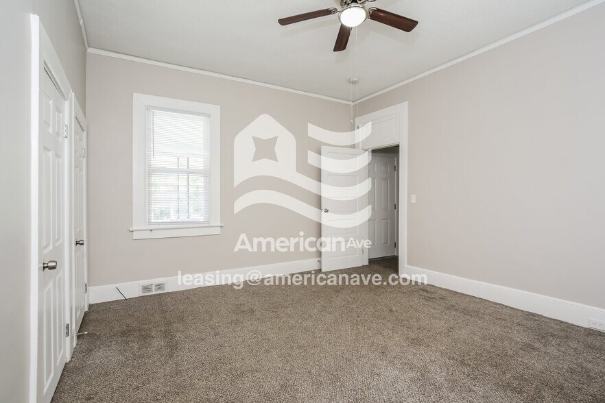 Building Photo - 2116 Pinehurst Rd