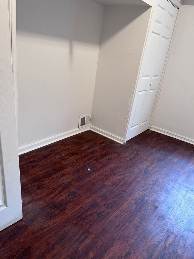 Building Photo - Move-In Ready!