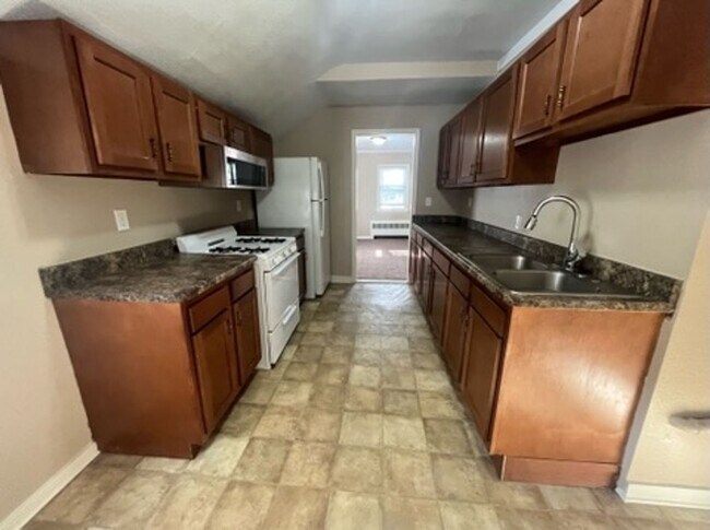 Building Photo - 118 W Creighton Ave