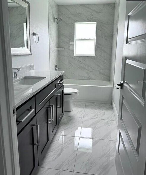 Building Photo - 6336 Freeport Dr