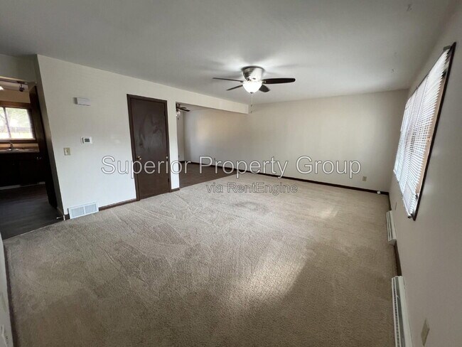 Building Photo - 536 Melody Ln