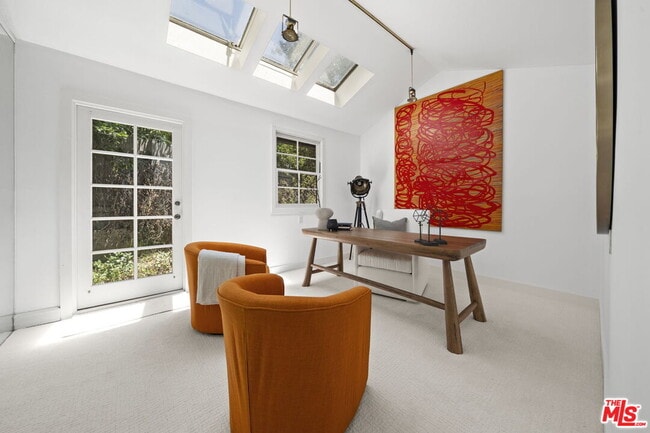 Building Photo - 3 Latimer Rd