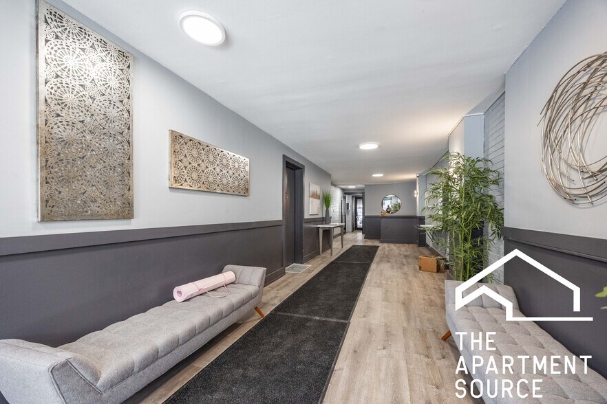 Building Photo - 1435 N Dearborn St