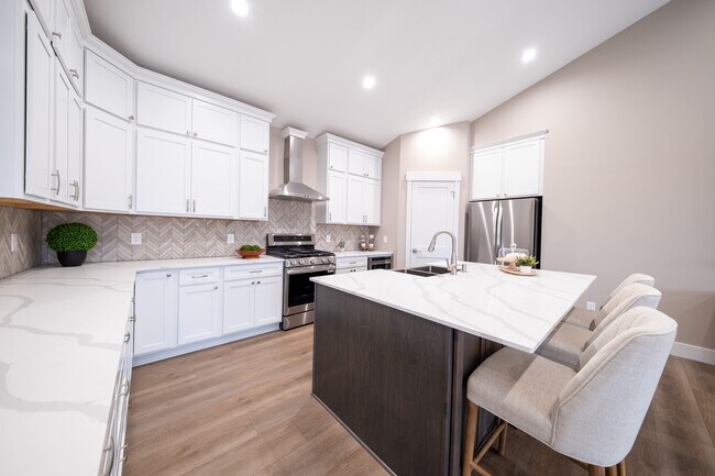 Building Photo - 26391 Preserve Dr