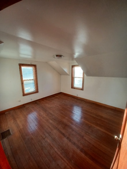 Building Photo - 539 S 1st St