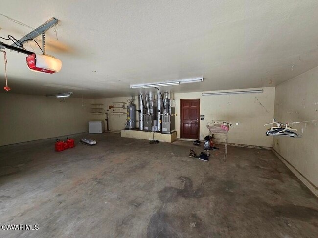 Building Photo - 2828 W Ave O 8
