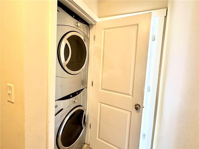 Building Photo - 216 Semel Cir NW