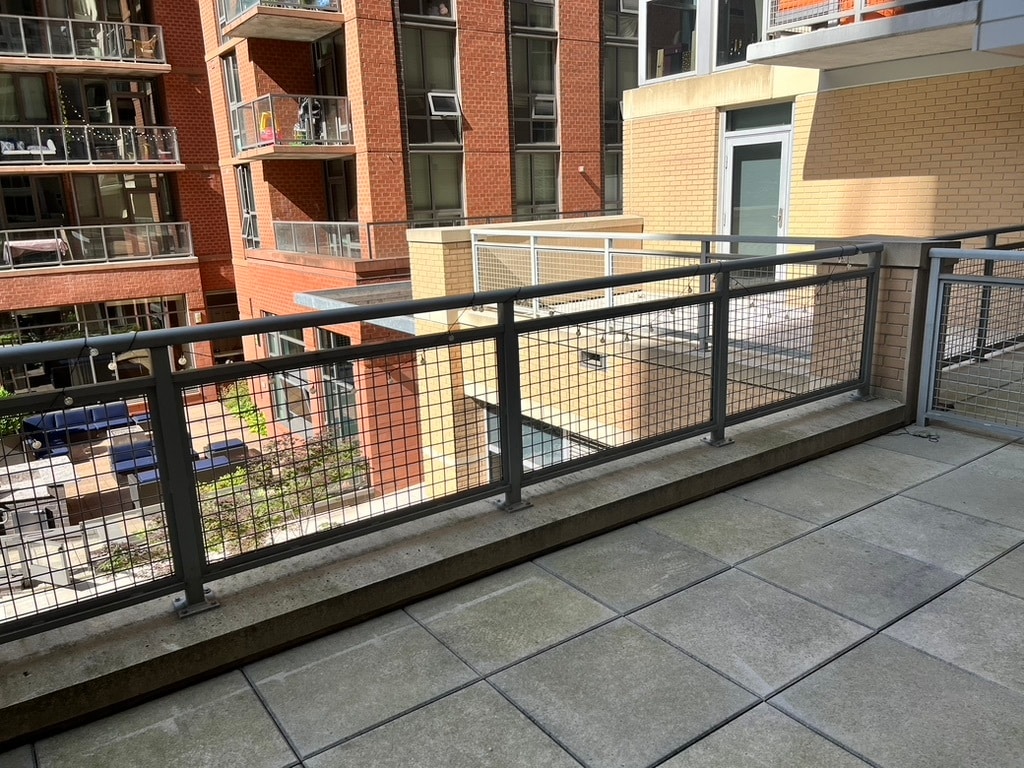 Building Photo - 1025 First St SE