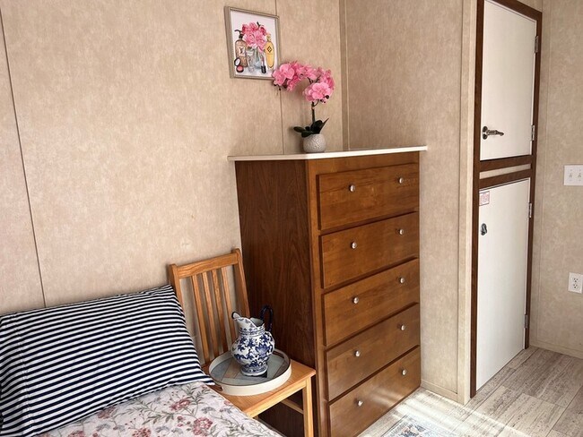 Building Photo - 8429 SE 68th Ct