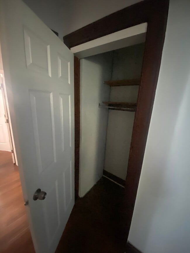 Building Photo - Two Bedroom in Cincinnati!