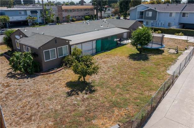 Building Photo - 9412 Nance Ave