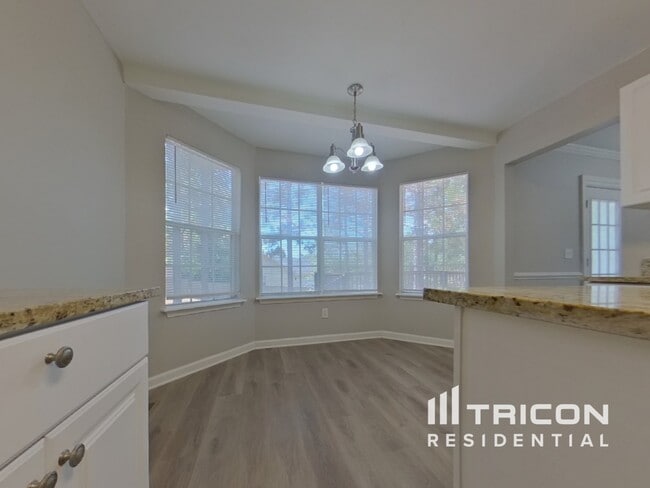 Building Photo - 1105 Glendevon Cir