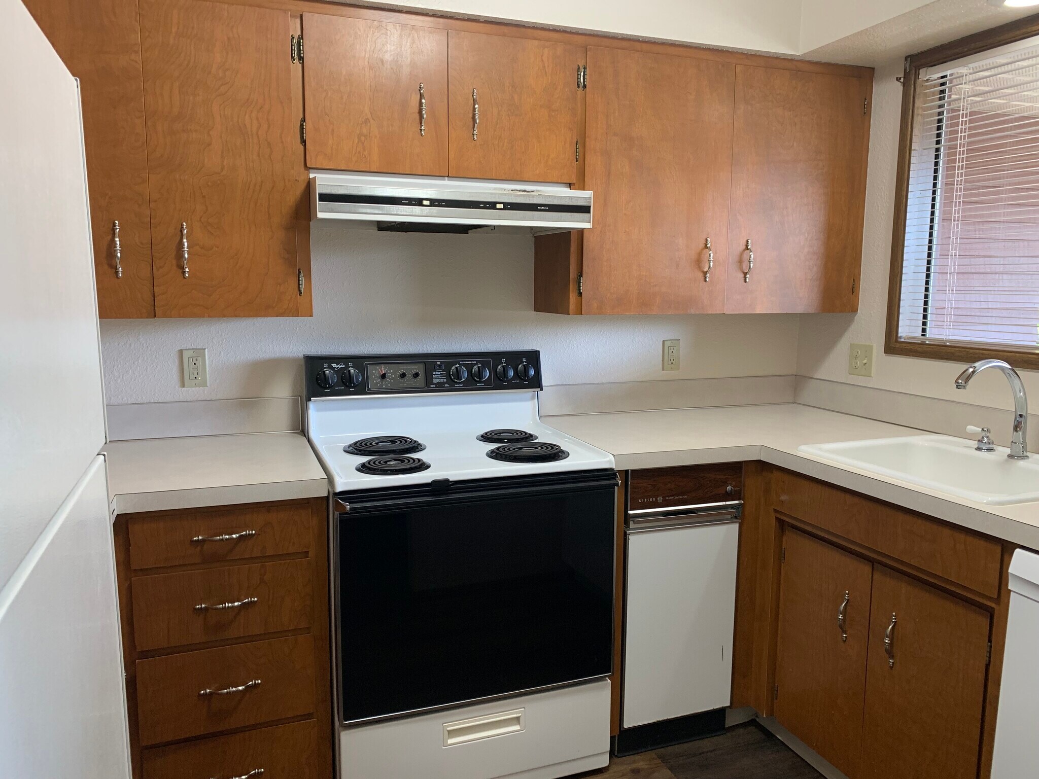 Building Photo - 107 La Villa Dr