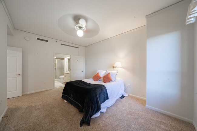 Building Photo - 1 Towers Park Ln