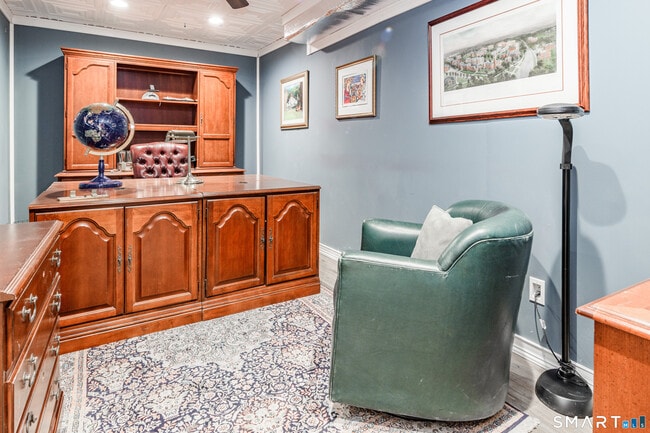 Building Photo - 2 Bramble Bush