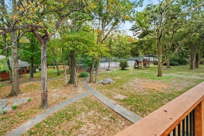 Building Photo - 2064 N Kantz Ln