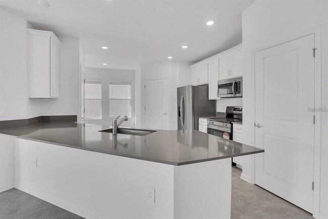 Building Photo - 2693 Armstrong Ave