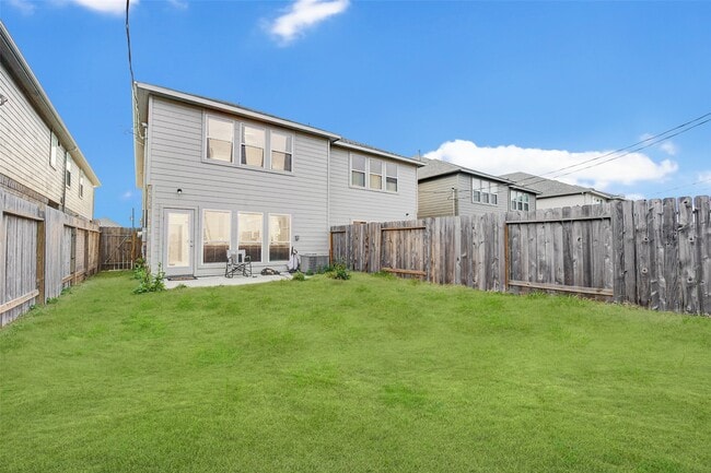 Building Photo - 522 N 6th St