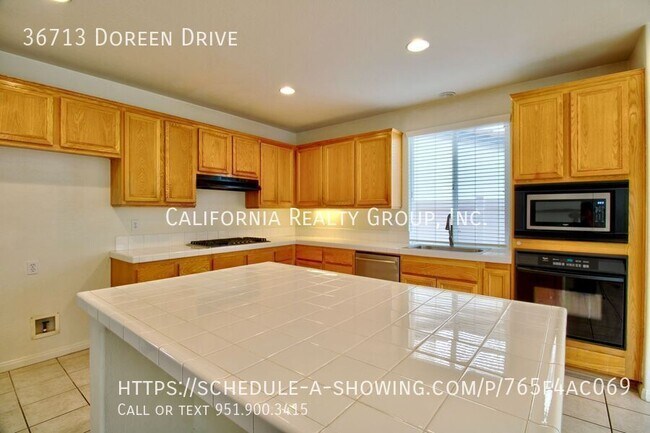 Building Photo - 36713 Doreen Dr