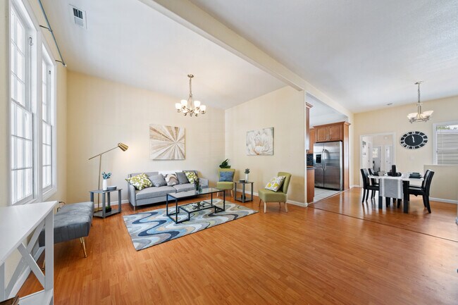 Building Photo - 1406 9th St