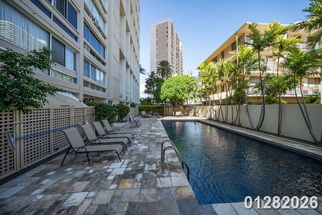 Building Photo - $2750.00 1bd/1ba/1pkg Condominium in Ala Wai SkyRise