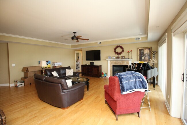 Building Photo - 10765 Clock Tower Dr