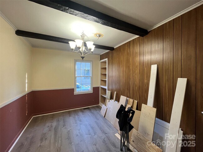 Building Photo - 4723 Linden St