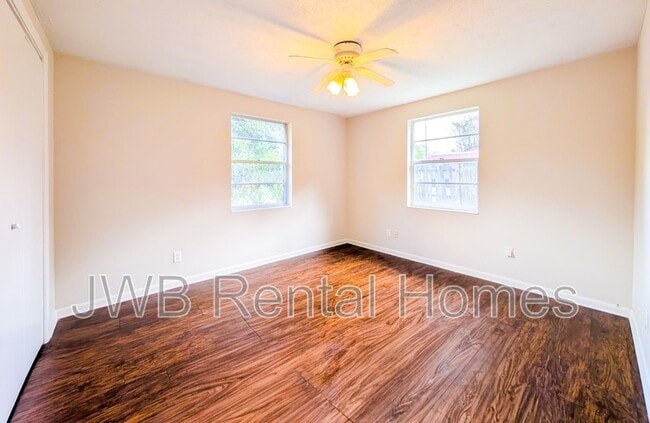 Building Photo - 5742 Newberg Ln