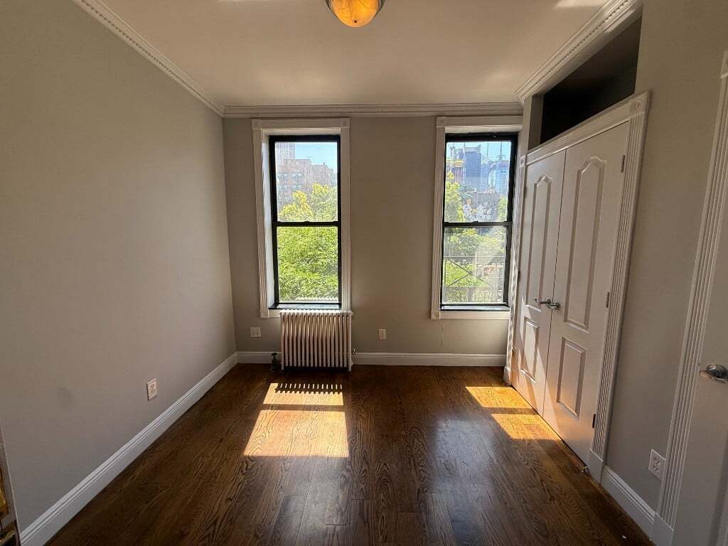 Building Photo - 697 Tenth Ave (47th & 48th Ave), #2FS