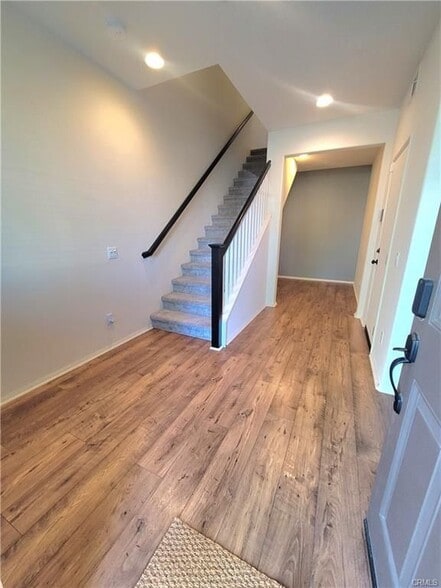 Building Photo - 40955 Belleray Ave
