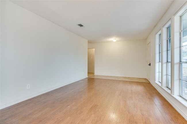 Building Photo - 12304 Bent Cedar Cove