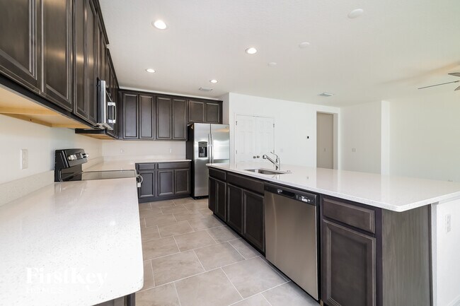 Building Photo - 888 Avenal Ln