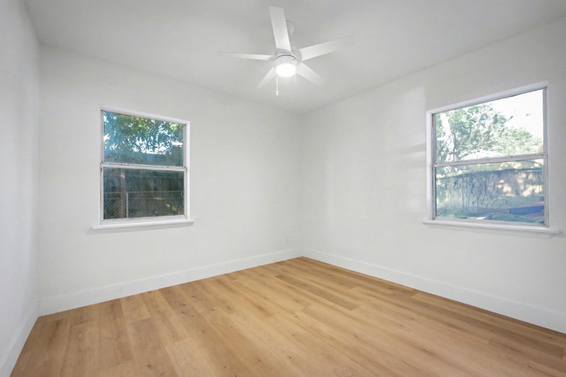 Building Photo - 5827 Ansley St