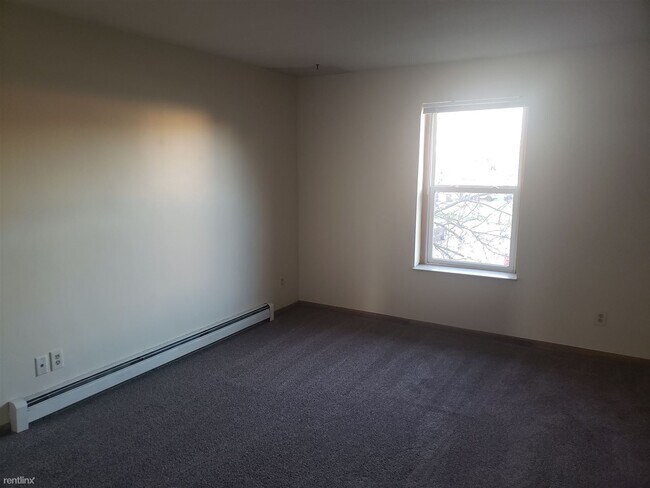 Building Photo - 2 br, 1 bath 4plex - 4746 Ravenswood Dr SW