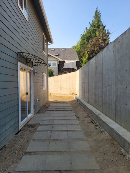 Building Photo - 2470 Herrington Way
