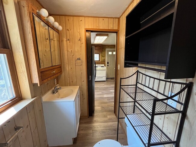 Building Photo - 1 Bed 1 Bath Single Family Home in Wausau