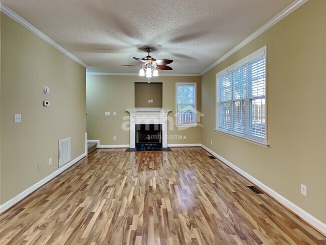 Building Photo - 1105 Stonewater Dr