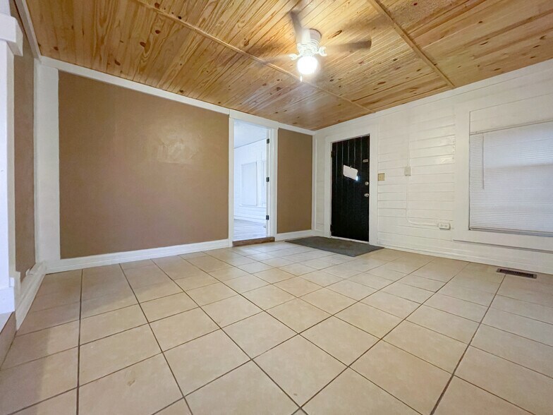 Building Photo - 3717 N 23rd St